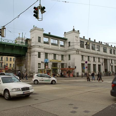 Hotel Stalehner Wina Bagian luar foto