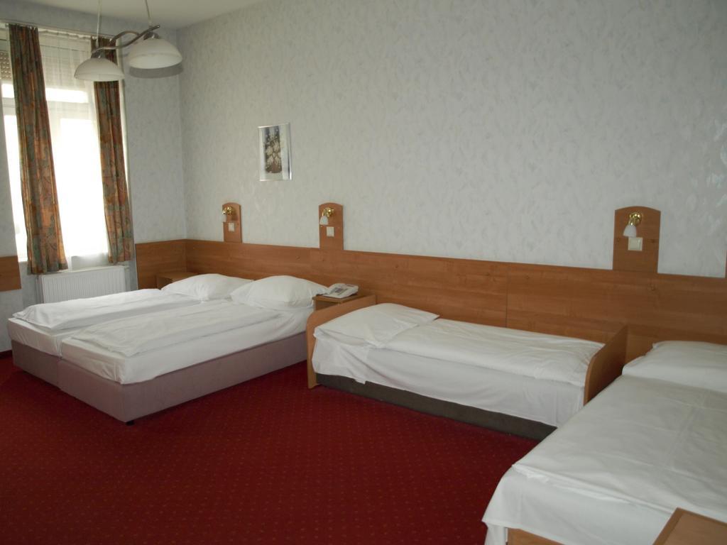 Hotel Stalehner Wina Ruang foto