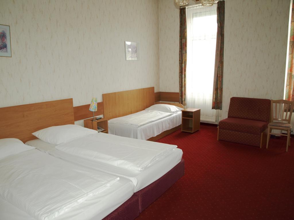 Hotel Stalehner Wina Ruang foto