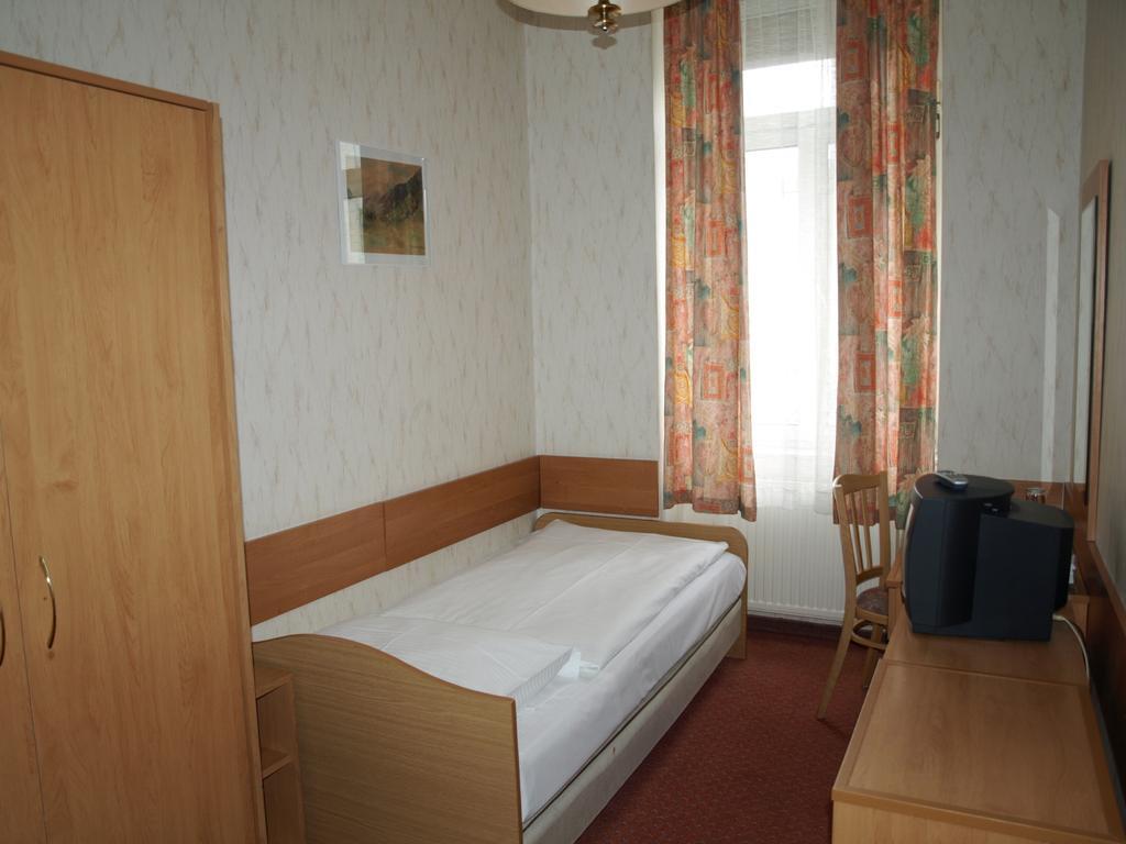 Hotel Stalehner Wina Ruang foto