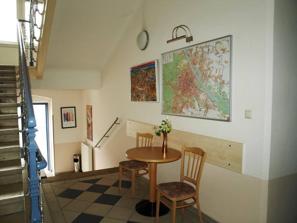 Hotel Stalehner Wina Bagian luar foto